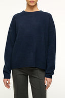 Relaxed crewneck cashmere sweater in navy knit, long sleeves with ribbed hem