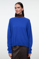 Cobalt cashmere sweater with crew neck and long sleeves, relaxed fit