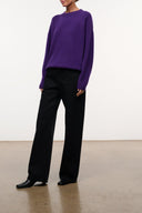 Relaxed black jeans, straight wide-leg silhouette with belt loops