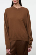 Brown cashmere V-neck sweater with long sleeves and relaxed fit